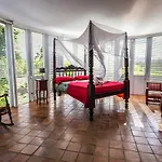 Villa de 2 chambres a Sainte Rose a 500 m de la plage avec vue sur la mer piscine privee et jardin clos