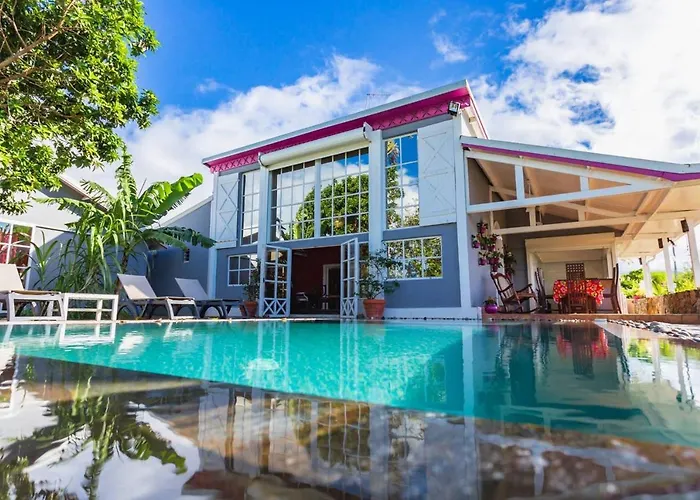 Villa de 2 chambres a Sainte Rose a 500 m de la plage avec vue sur la mer piscine privee et jardin clos