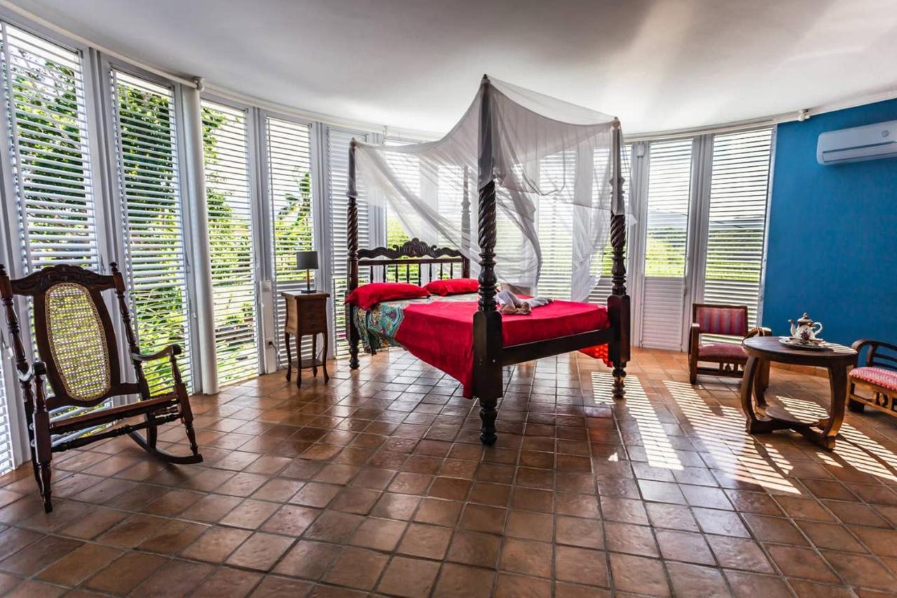 Villa De 2 A Rose A 500 M De La Avec Vue Sur La Piscine Privee Et Jardin Clos